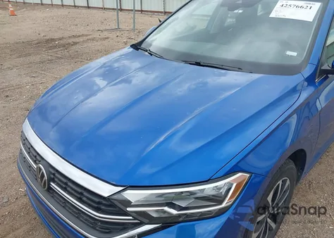 2024 Volkswagen Jetta 1.5T S z USA, uszkodzony, nr VIN 3VW5M7BU7RM024712